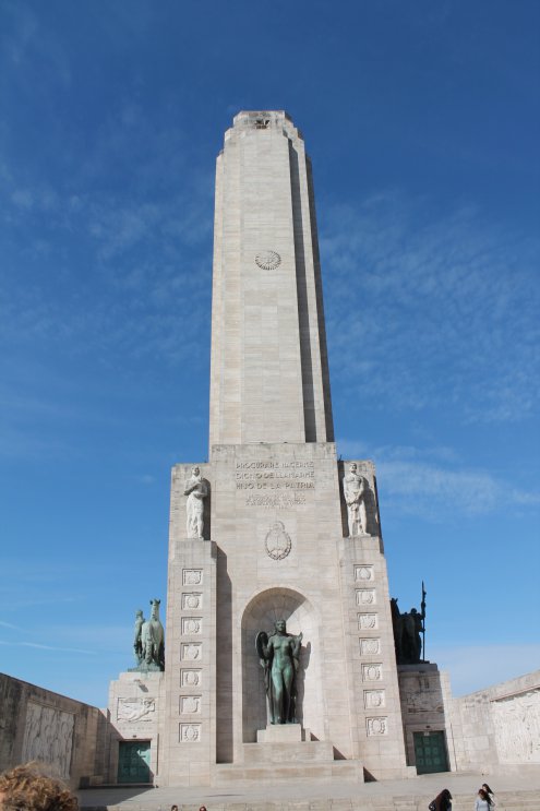 monumentdrapeaucompresse.jpg