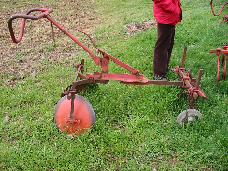 3_Photo_de_machine_agricole_DD09_mars_2014.JPG